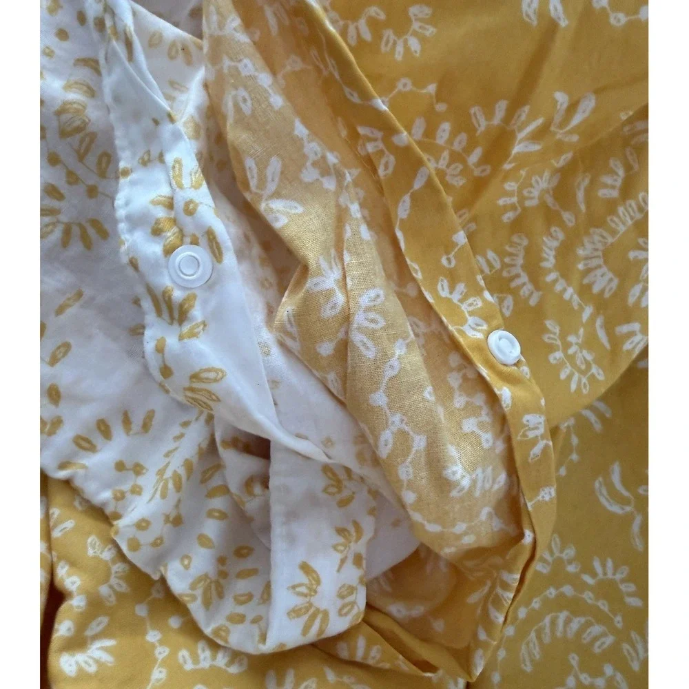 IKEA AKERTISTEL Duvet Cover King SZ Yellow White Reversible Pillowcase 102 X 85
